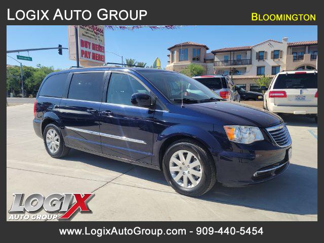 2016 Chrysler Town & Country Touring - Bloomington #213008